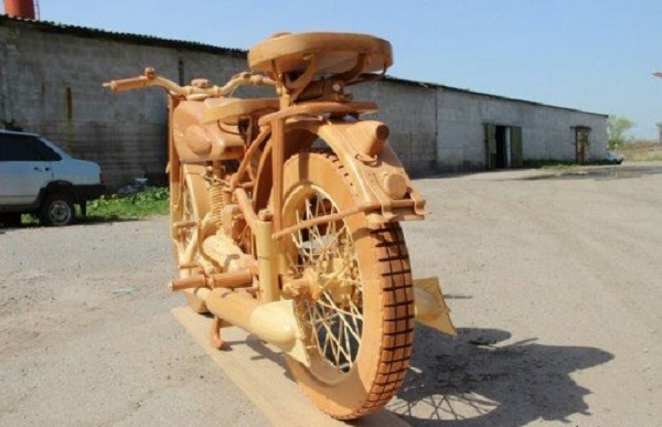 replica moto legno IZH-49